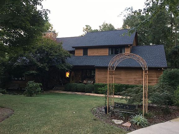 3rd image of 102 Waterford Ct