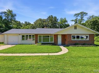 8736 Marvista Dr, Saint Louis, MO 63114
