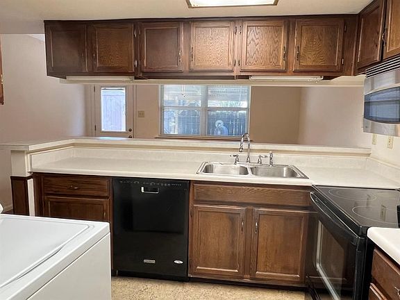5th image of 1510 Cedar Cove St