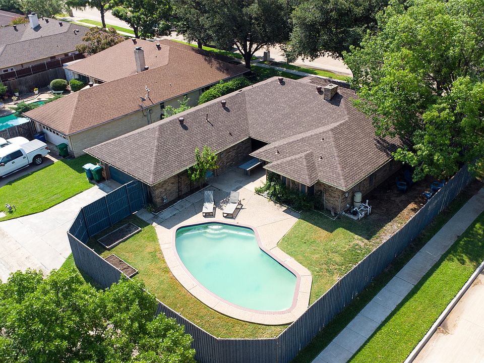 1st image of 1301 Brownwood Dr