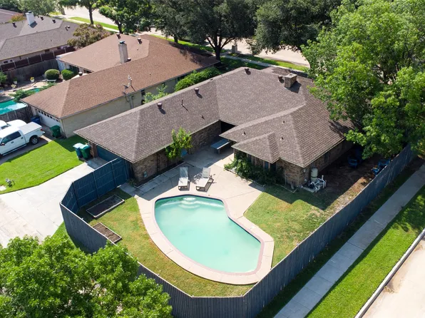 1301 Brownwood Dr, Carrollton, TX 75006