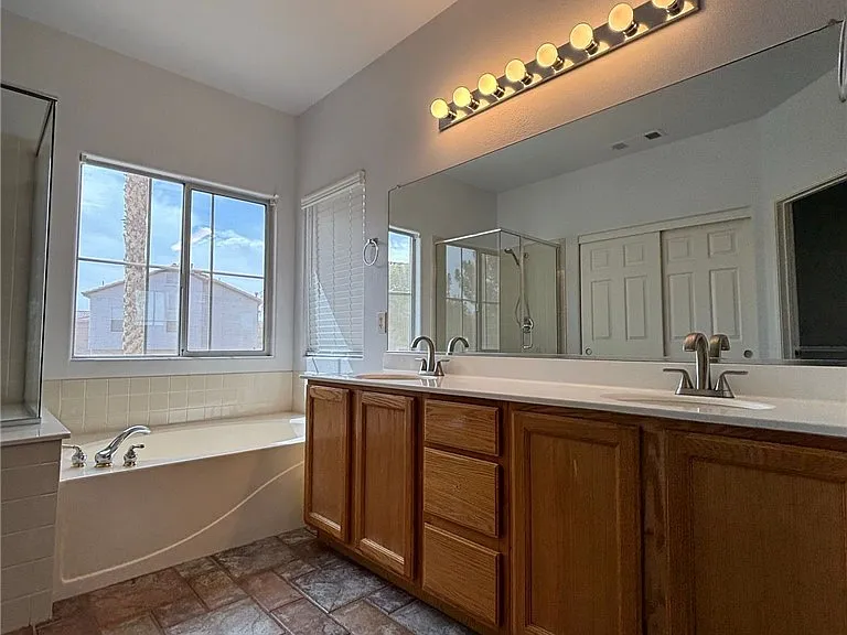 8585 Ebony Hills Way — Photo 34
