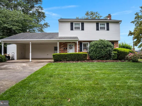 200 Green Lane Dr, Camp Hill, PA 17011