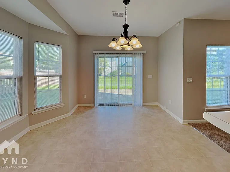 12015 Creek Turn Dr — Photo 5