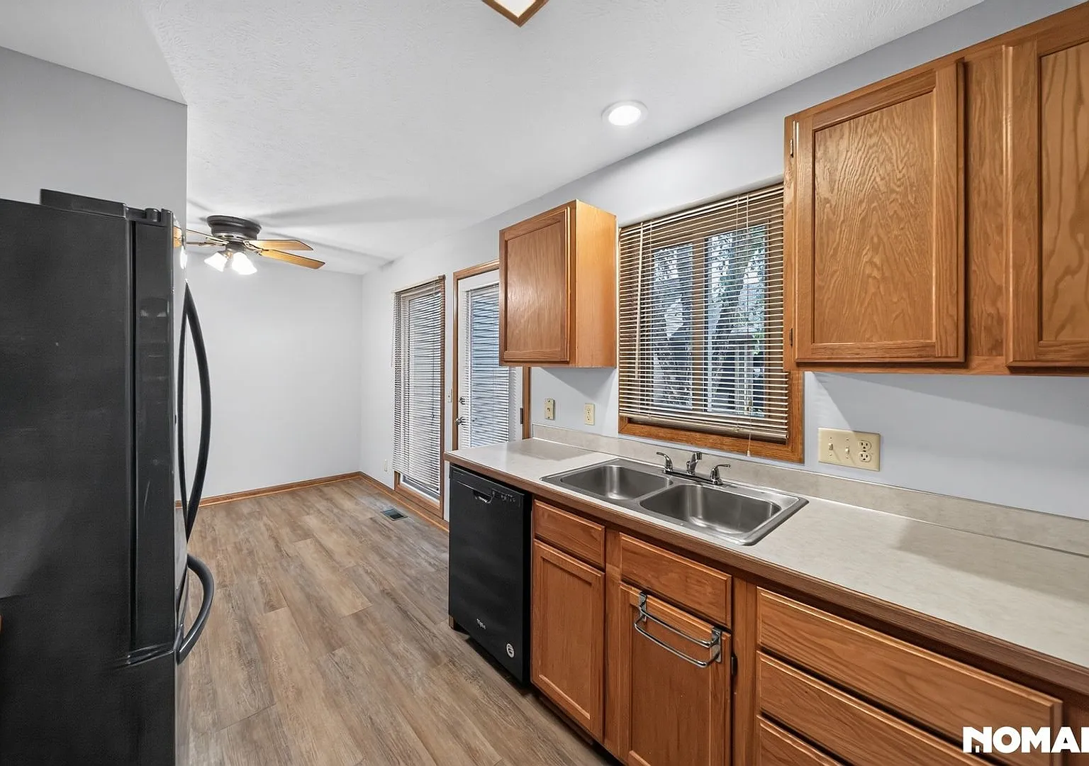 Charming 3BR Townhome in Lincoln — Photo 4