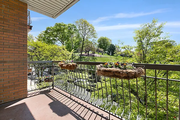 Sold by Compass | media 6