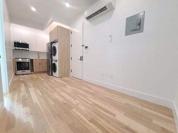 2nd image of 511 Meeker Ave #2E