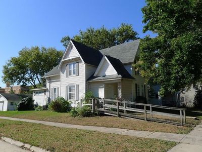 106 7th Ave, Charles City, IA, 50616