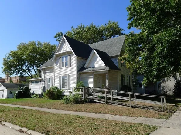 106 7th Ave, Charles City, IA 50616