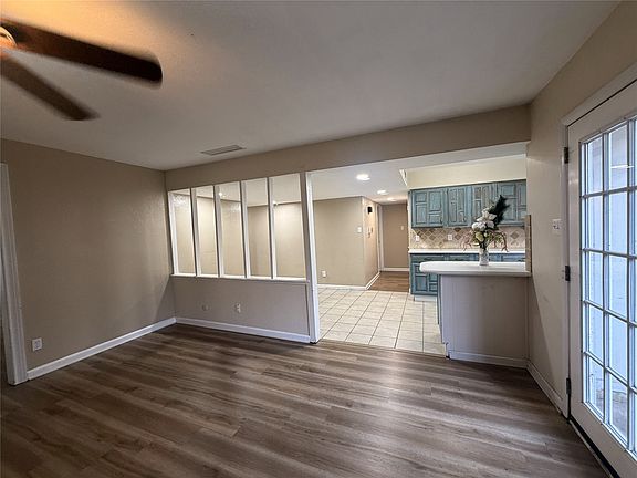 3rd image of 4019 Rushmoor Dr