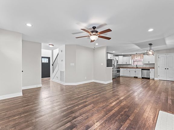 4th image of 1389 Abby Lou Dr