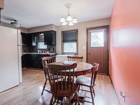 3rd image of 1106 Timber Ln
