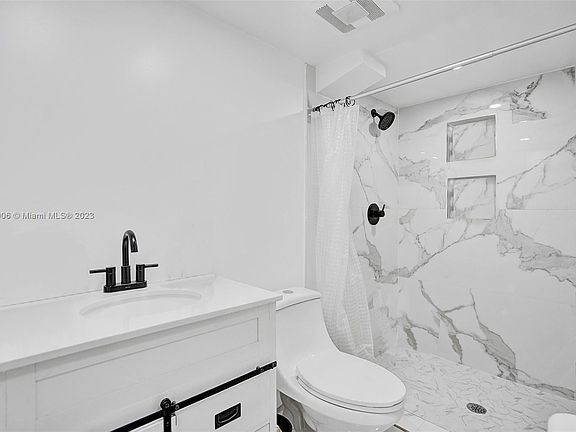 5th image of 649 W 33rd St
