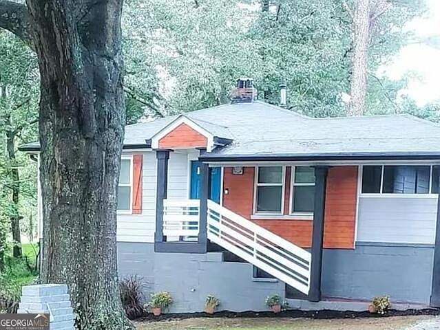 1st image of 818 Lee Andrews Ave SE