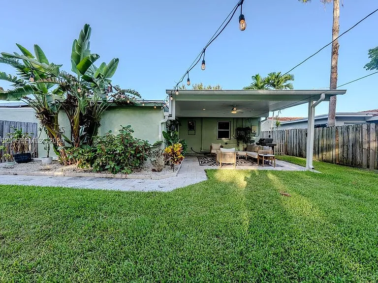 1305 NW 5th Ave — Photo 32