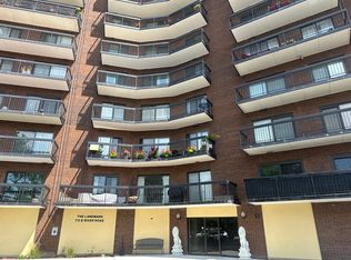 711 S River Rd APT 206, Des Plaines, IL 60016