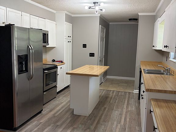 5th image of 1630 Green Hill Dr