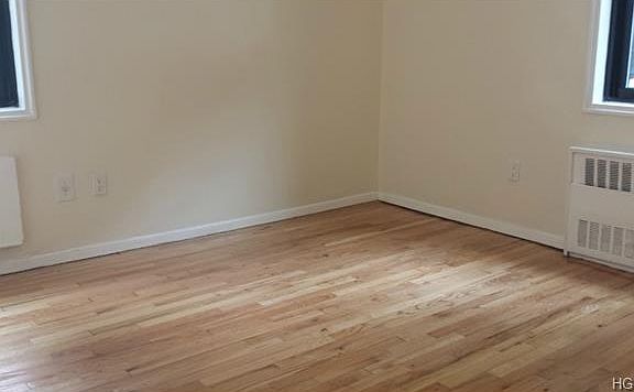 5th image of 1100 Warburton Ave APT 1B