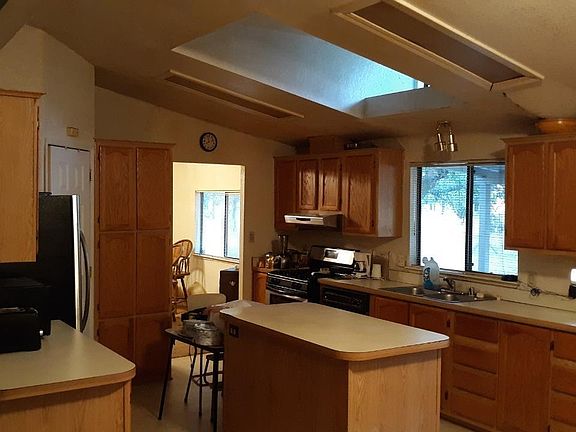 5th image of 71650 Hill Road