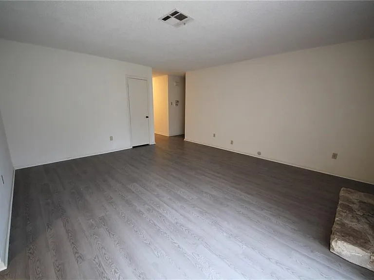 3206 Spaniel Dr — Photo 5