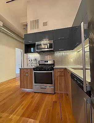 2nd image of 358 Kosciuszko St #114