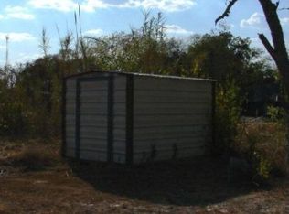 610 Hopkins St, Yoakum, TX 77995