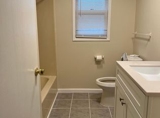 5405 Plantation Dr, White Lake, MI 48383