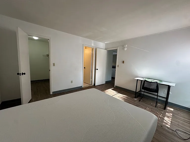 University Park Apartments near Cornell University — Photo 373