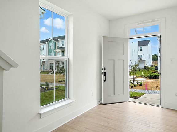 Richmond 2242 - Foyer