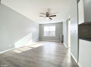 4031 N Kenmore Ave #400, Chicago, IL 60613