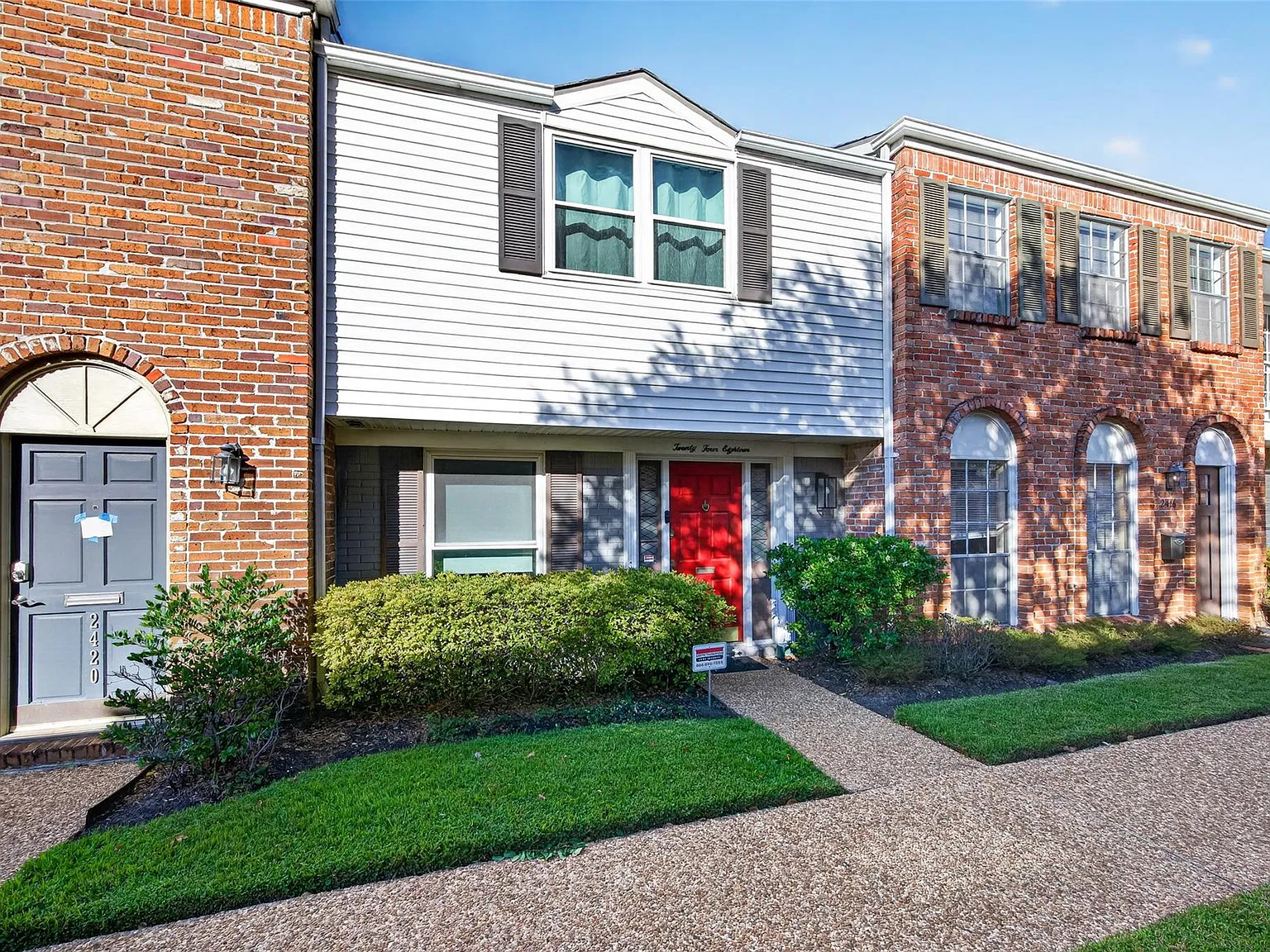 2 bed, 1.5 bath, 1444 sqft, $2,300 — Photo 1