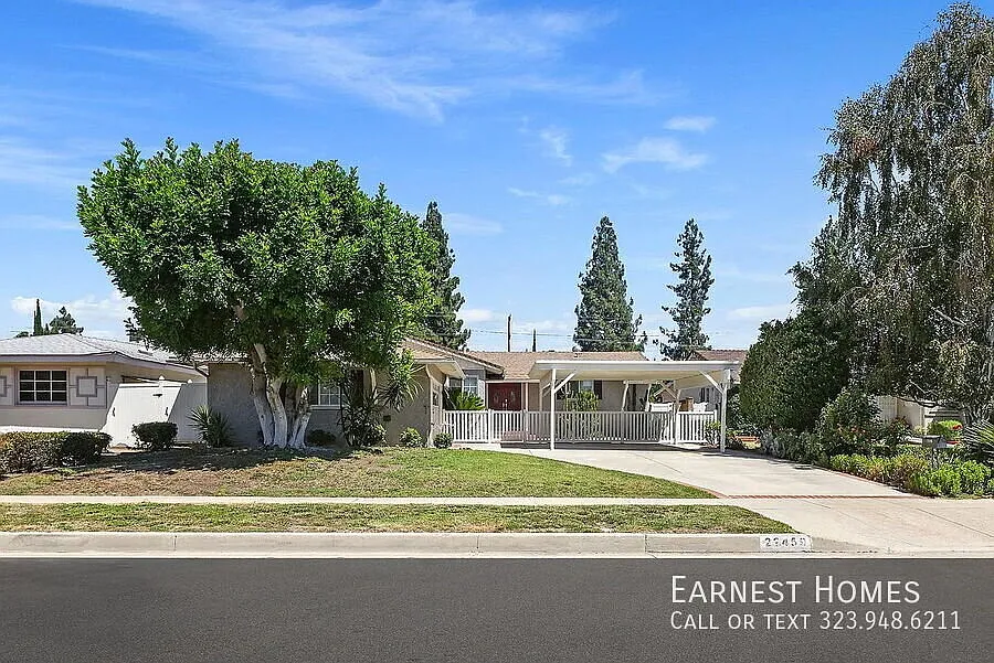 Beautifully Remodeled 3-Bedroom West Hills Home — Photo 3