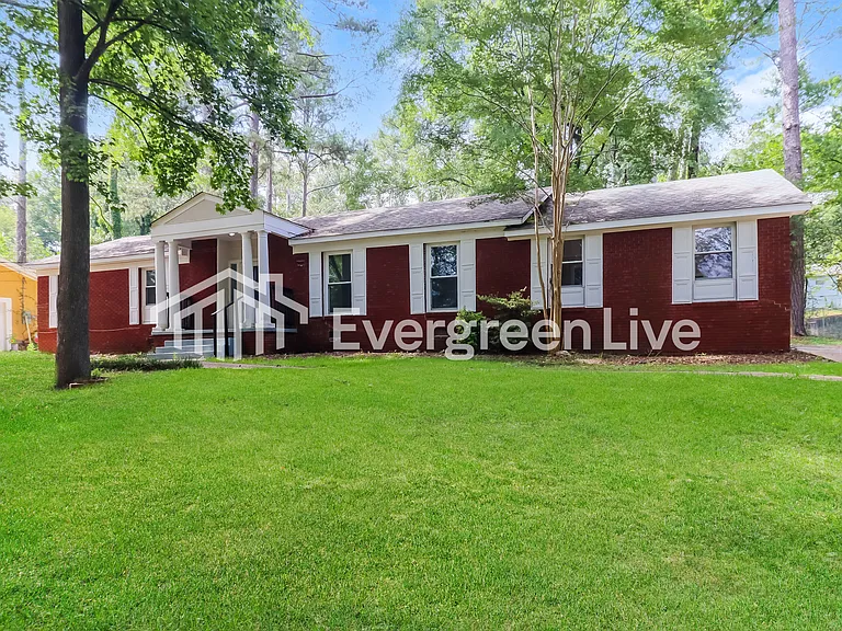 341 Forest Ave — Photo 2