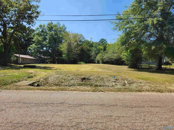 382 6th St SW, Hamilton, AL 35570