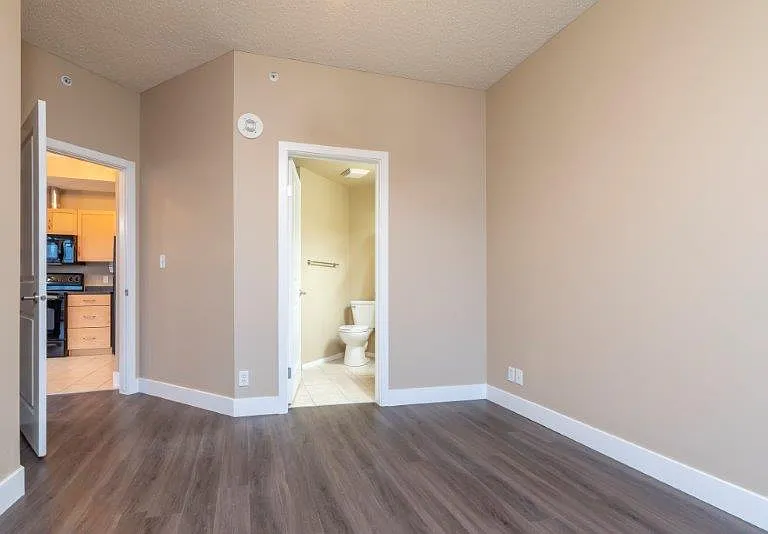 1053 10th St SW #602 — Photo 11