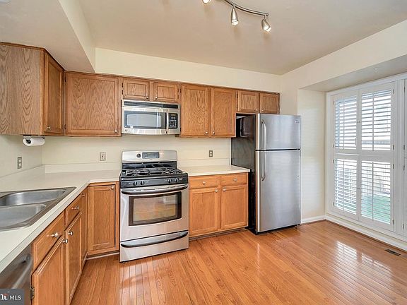 5th image of 307 Falkirk Ct