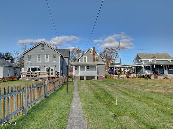 4th image of 118 E 3rd St