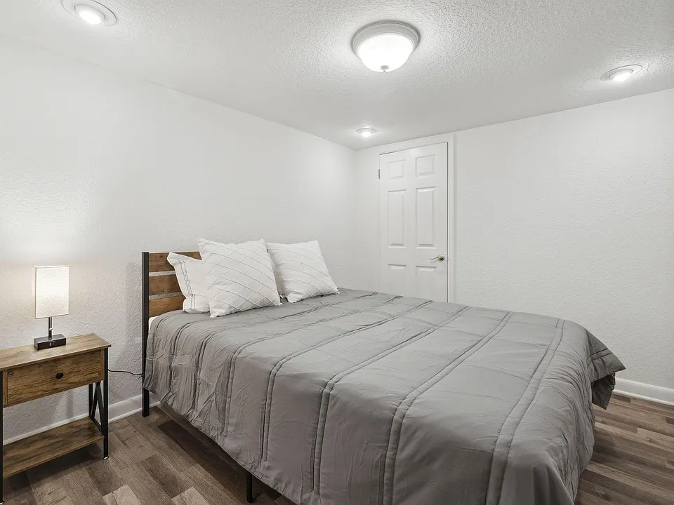 Harvard Ave