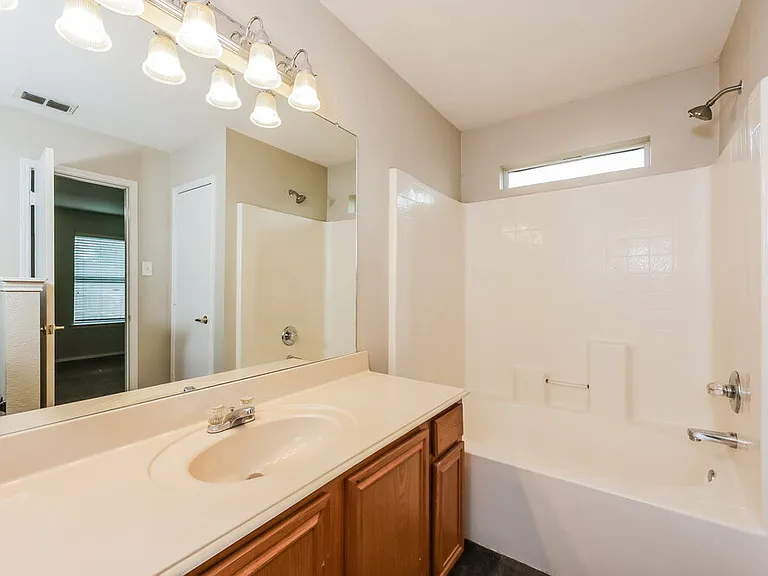 2736 Cochran Way — Photo 12