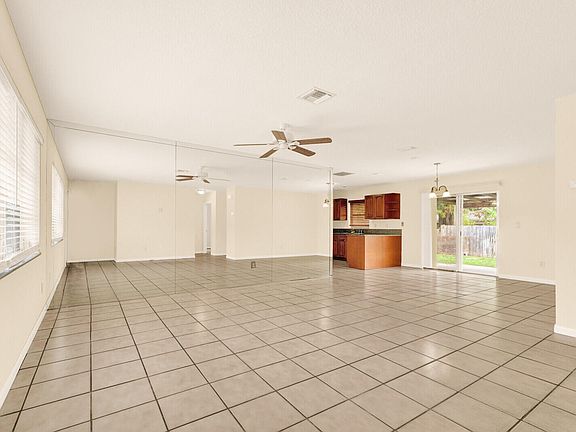 4th image of 151 NE 26th Avenue