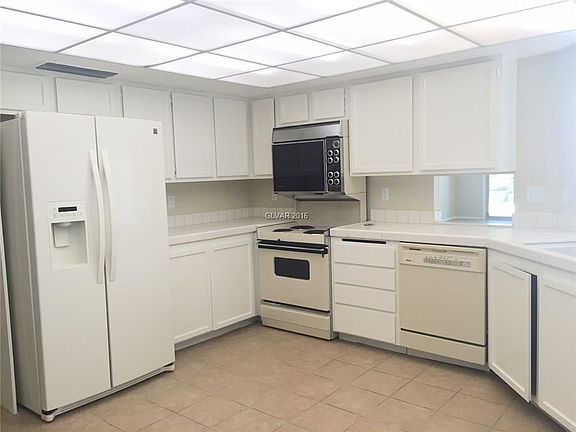 4th image of 2121 Plaza Del Padre