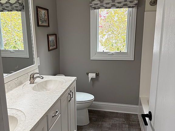 Upstairs full bath