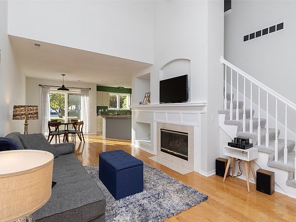 4th image of 811 Burr Oaks Dr Unit 103