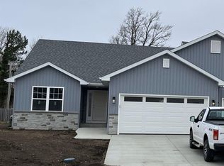 307 Waterwheel Dr, Rochester, IL 62563