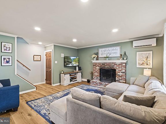 2nd image of 845 G Ave