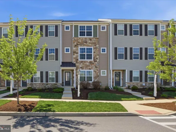 2429 Spring Water Cir, Lancaster, PA 17601