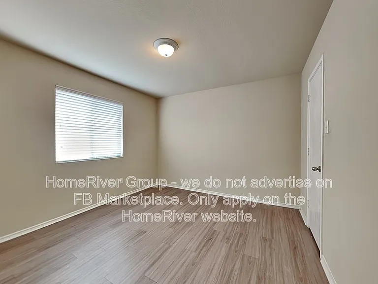 1127 Sophia St — Photo 12