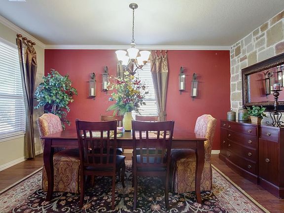 5th image of 6346 Diego Ln