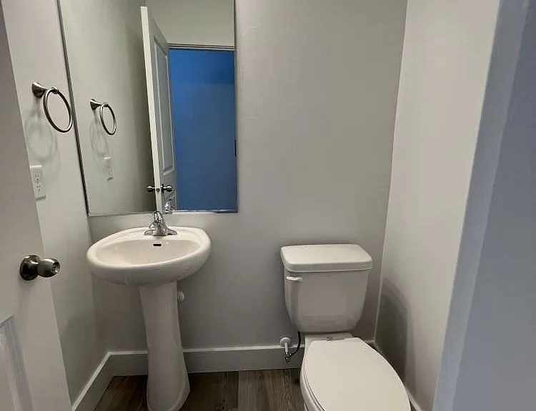 354 W 3085 S — Photo 13