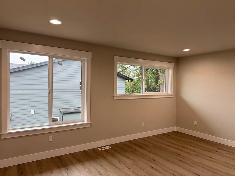 Large Bedroom 2/Bonus